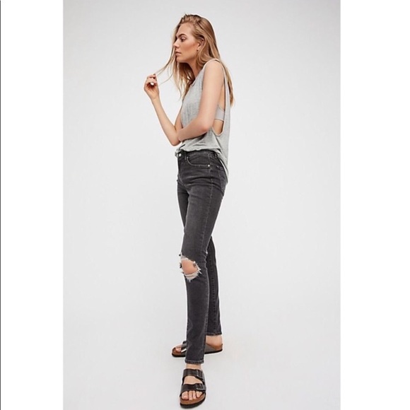 Levi’s 721 High Rise Skinny Distressed Split Knee Black Washed Jeans Size 27 - Picture 2 of 15